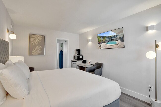 Foto del edificio - 3821 N Ocean Blvd