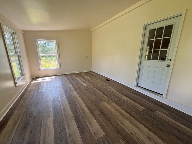 Foto del edificio - 1058 Campbell Run Rd