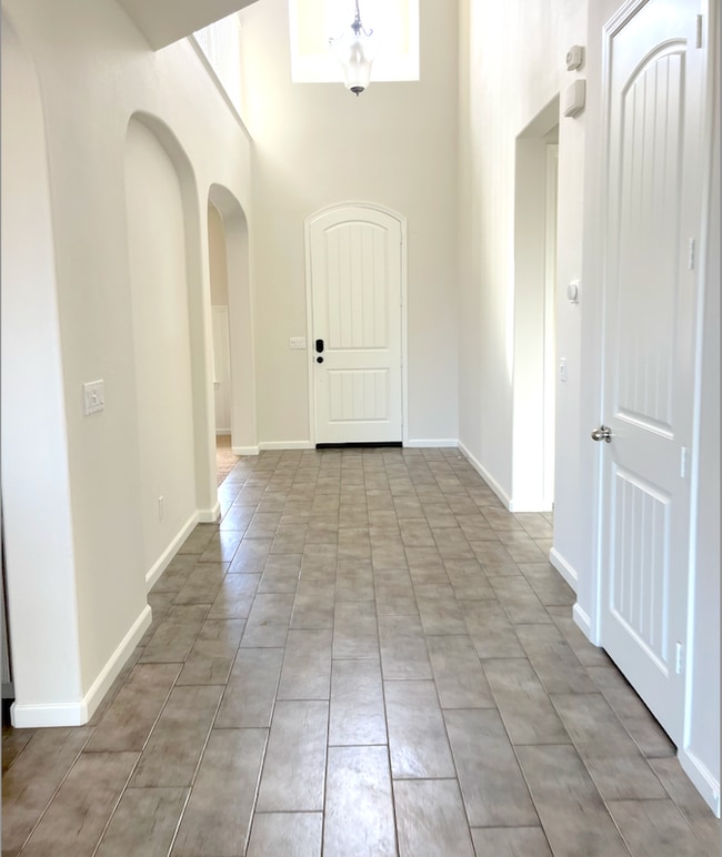 Building Photo - 10449 Hunters Ridge Pl