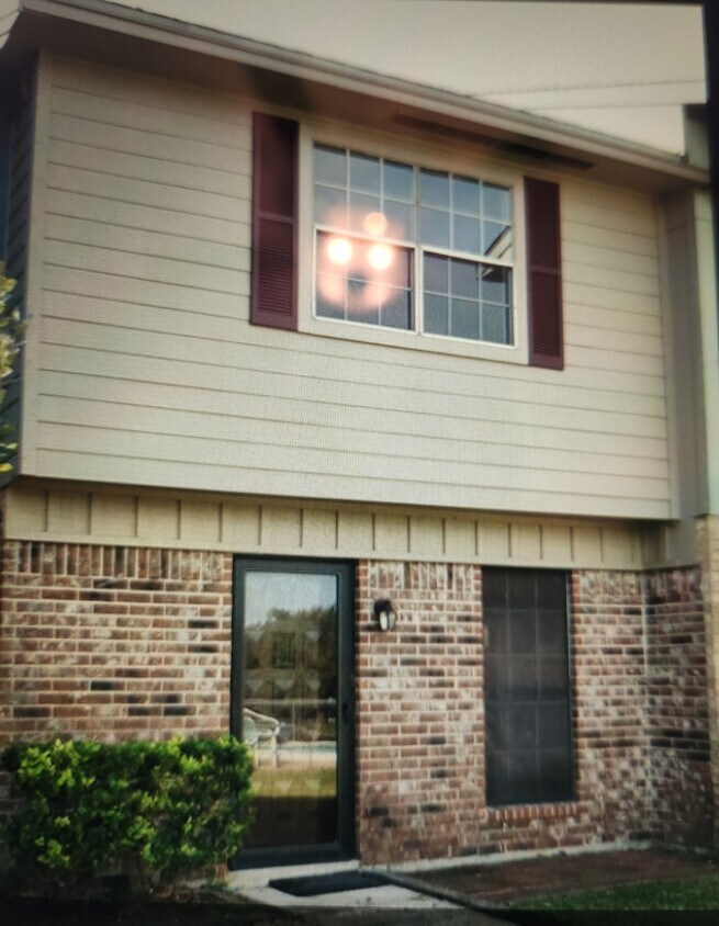 Foto principal - 8912 Glacier Ave
