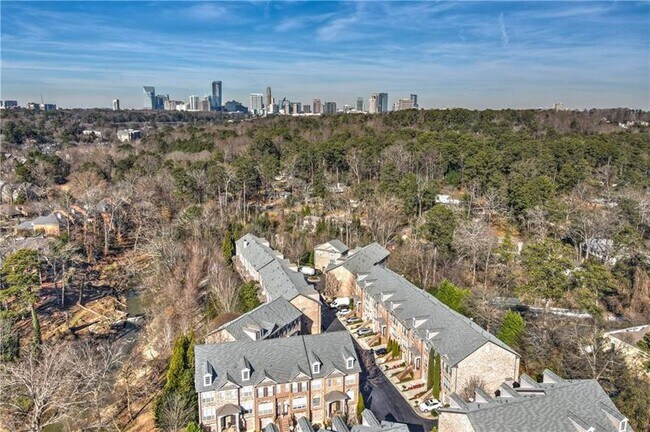 Building Photo - 3-Bedroom Townhouse with Hardwood Floors N...