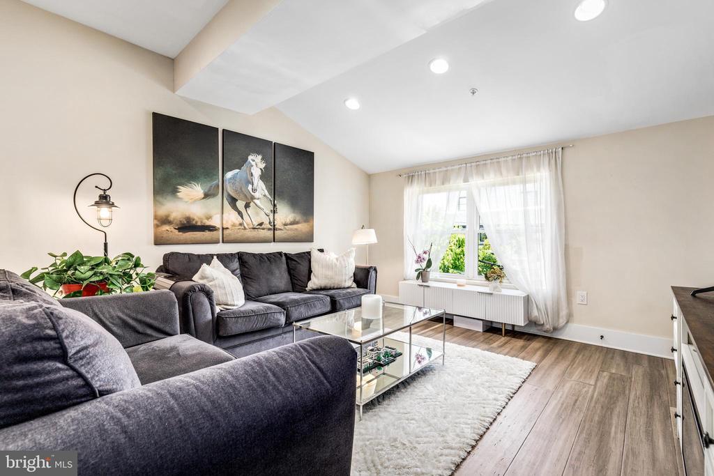 Foto principal - 1225 Raum St NE