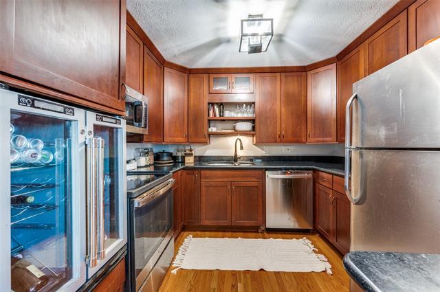 Foto del edificio - 5818 E University Blvd