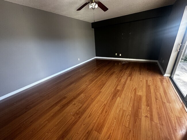 Building Photo - 2936 Tangerine Ct