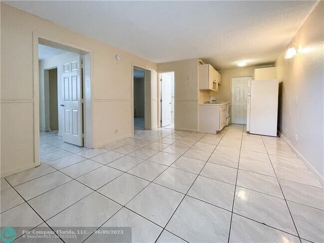 Foto del edificio - 1717 NW 8th Pl