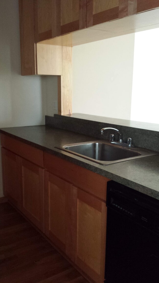 Building Photo - 5789 Pershing Ave