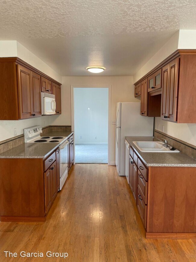 Building Photo - 3 br, 2 bath House - 29625 SW Courtside Dr