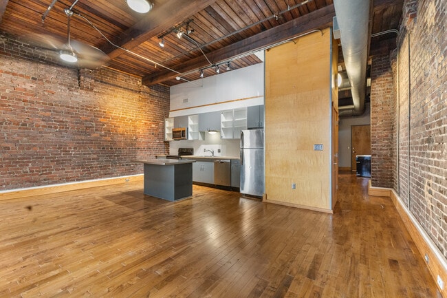 Building Photo - Emporium Lofts