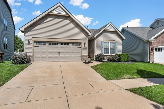 Building Photo - Beautiful 3-Bed, 3-Bath Home in Excellent ...