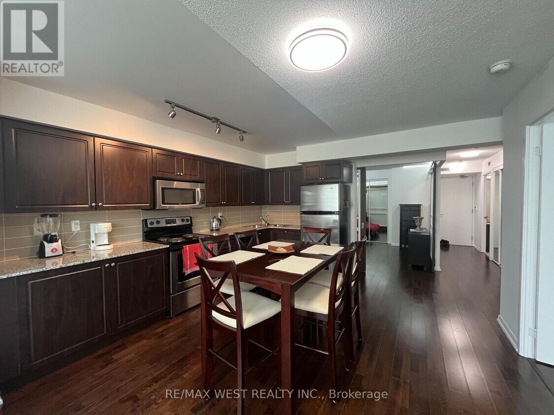 Photo du bâtiment - 215 Fort York Blvd