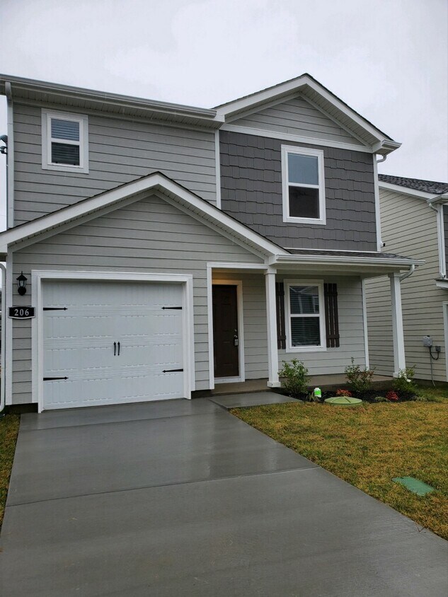 206 Renwick Dr, La Vergne, TN 37086 House Rental in La Vergne, TN