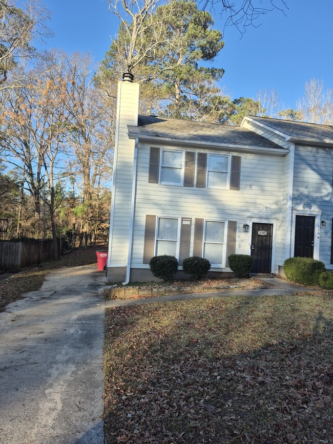 Building Photo - 130 Springdale Ct