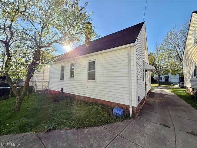 Building Photo - 19520 Maple Heights Blvd