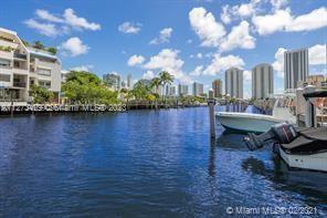 Foto del edificio - 400 Kings Point Dr