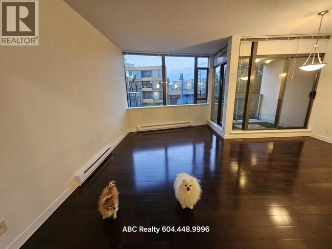 Building Photo - 7362-7362 Elmbridge Way