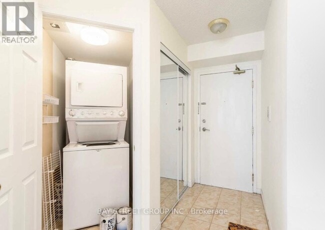 Building Photo - 911-33-2033 Empress Ave