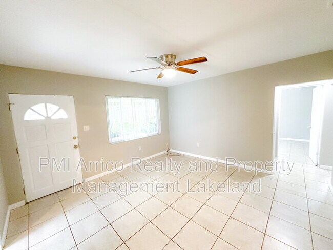 Foto del edificio - 1595 28th St NW