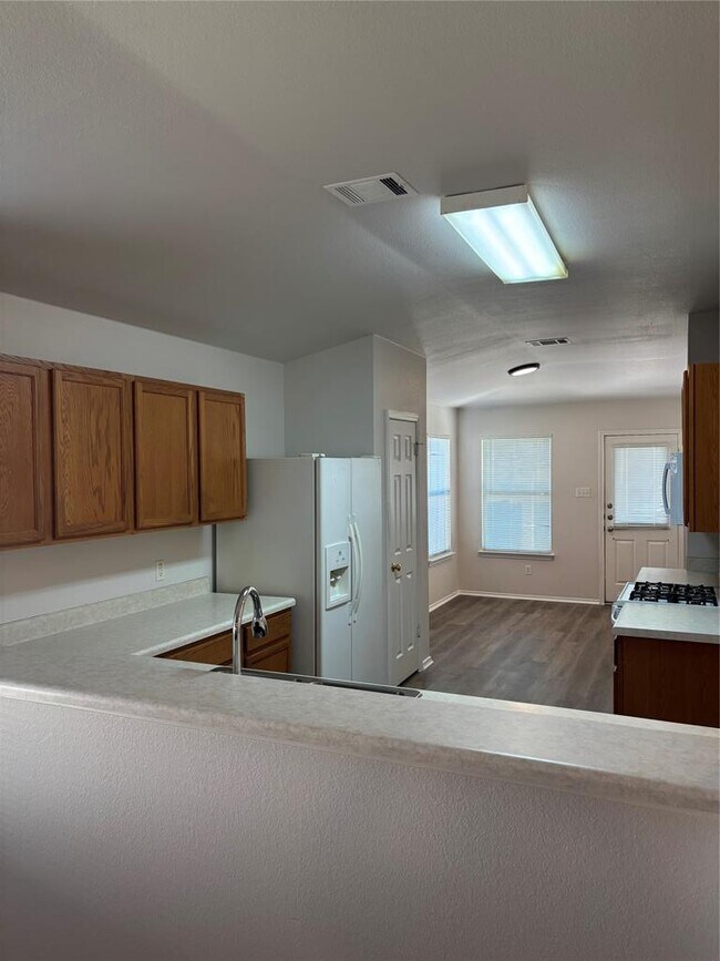 Building Photo - 127 Salado Dr