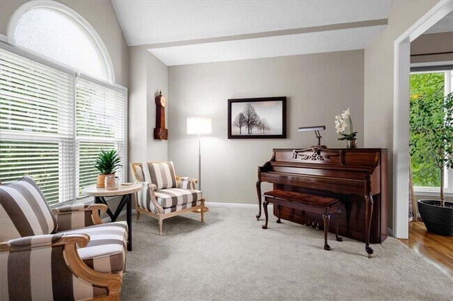 Building Photo - {9120} Well maintained 2 Story + Blue Vall...