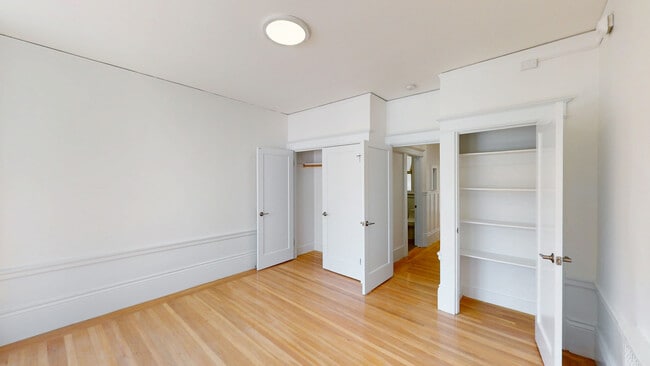 Building Photo - 254 Ivy St