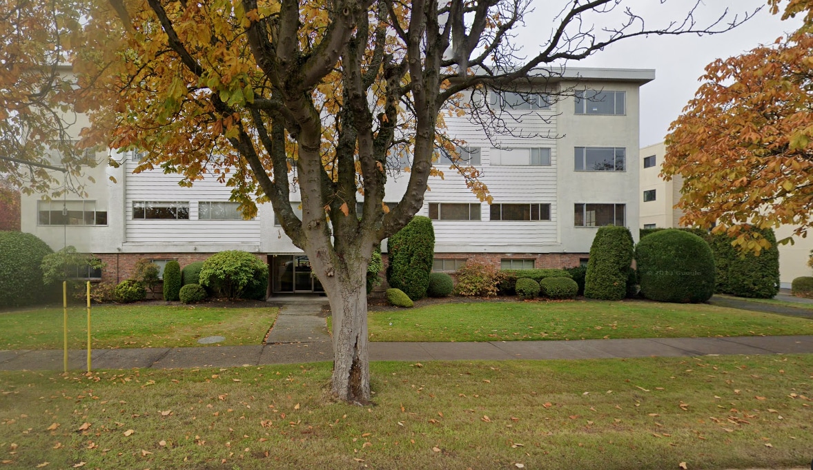 Building Photo - 908 Cook St