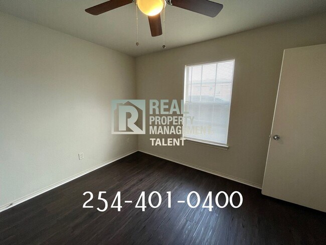 Foto del edificio - 5712 Redstone Dr