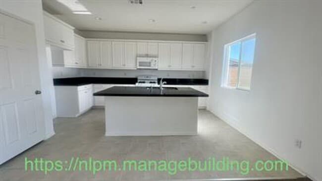 Building Photo - 13328 Hyacinth Ct
