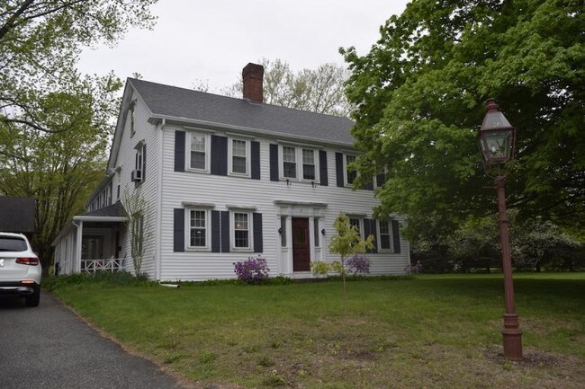 Building Photo - Beautiful 2nd floor Colonial farmhouse