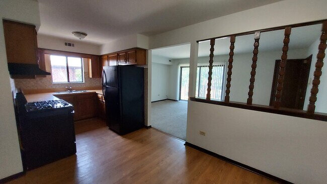 Building Photo - 7129 Laverne Ln