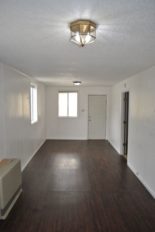 Building Photo - 1215 W Pine St