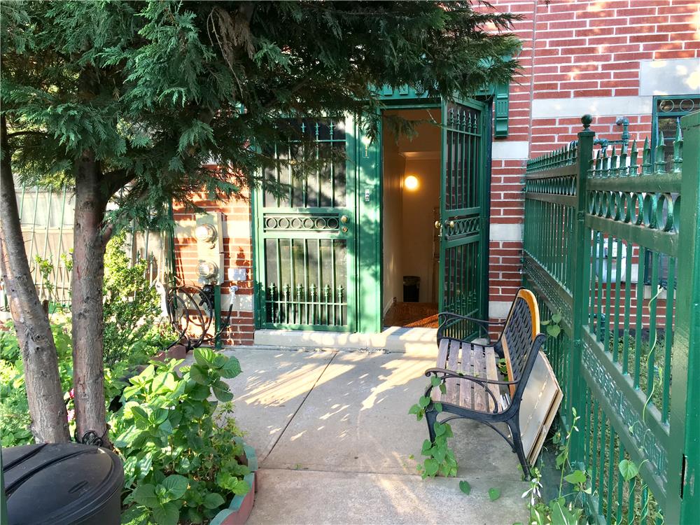Primary Photo - 211 Saratoga Ave