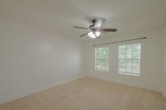 Building Photo - 8910 Bonnyview Dr
