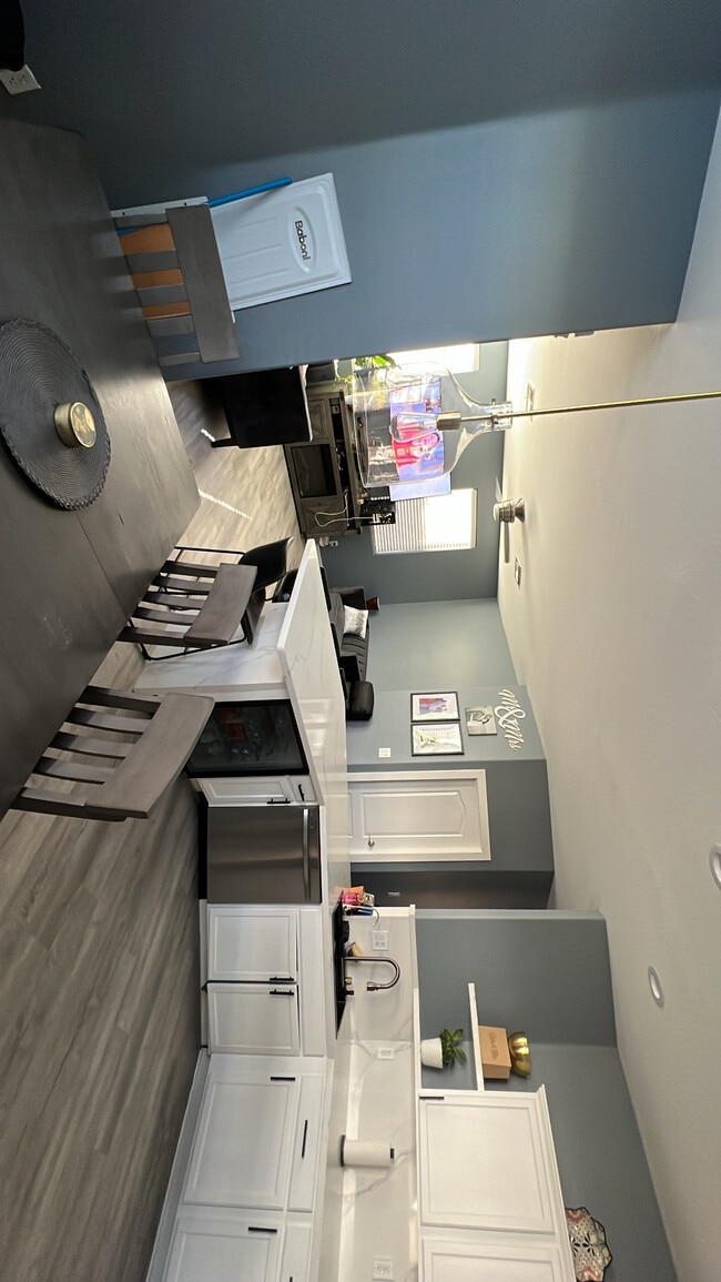 Open kitchen - 12018 W Pierce St