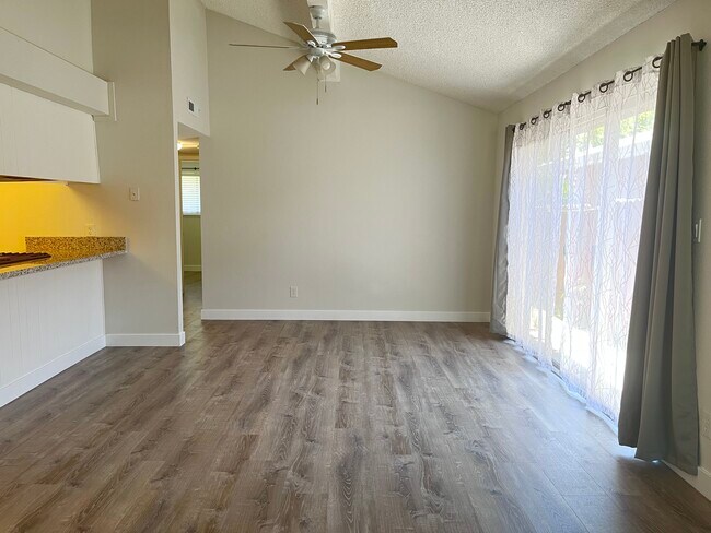 Foto del edificio - 1052 Clinton Rd