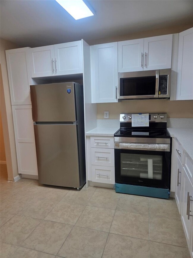 Foto del edificio - 3351 NW 85th Ave