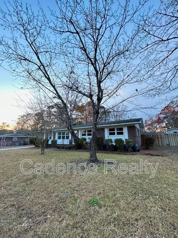 Photo - 408 Lynette Drive House