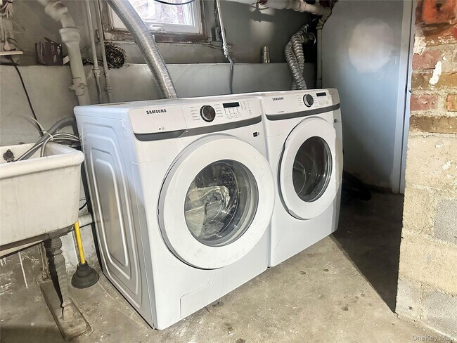 Building Photo - 25 Fletcher Ave