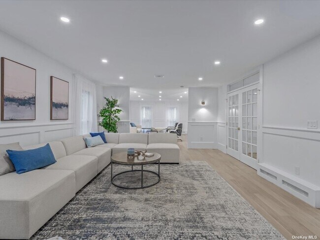 Building Photo - 269 Oyster Bay Road