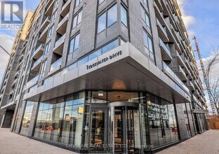 Building Photo - 1 Edgewater Dr