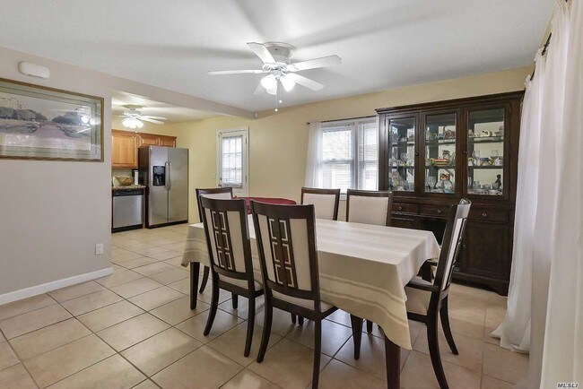 Foto del edificio - 166 Baybright Dr