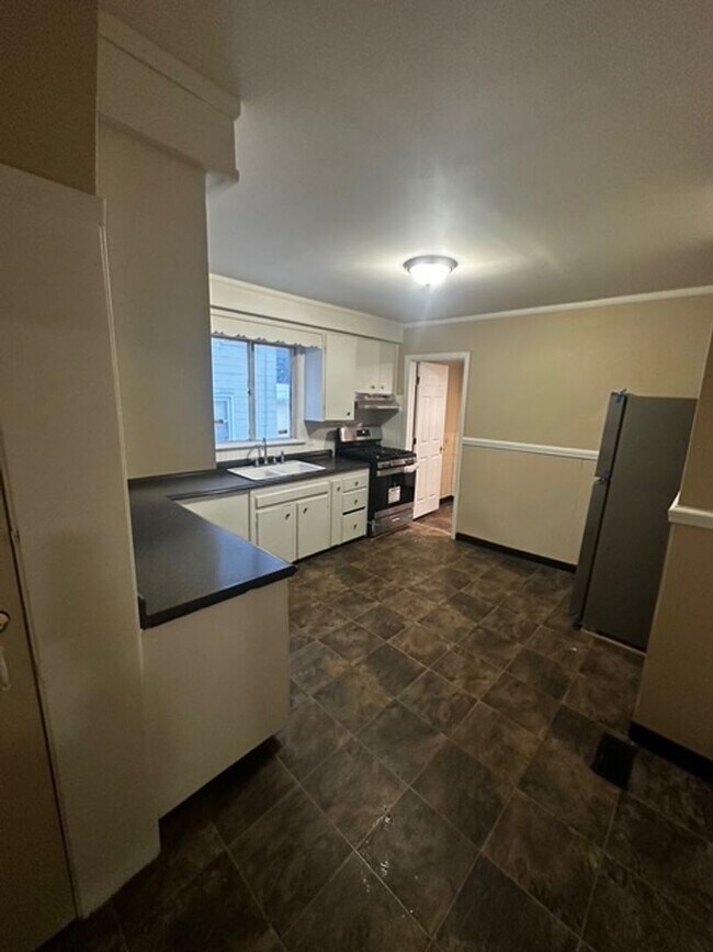 Foto del edificio - 80 Rand St