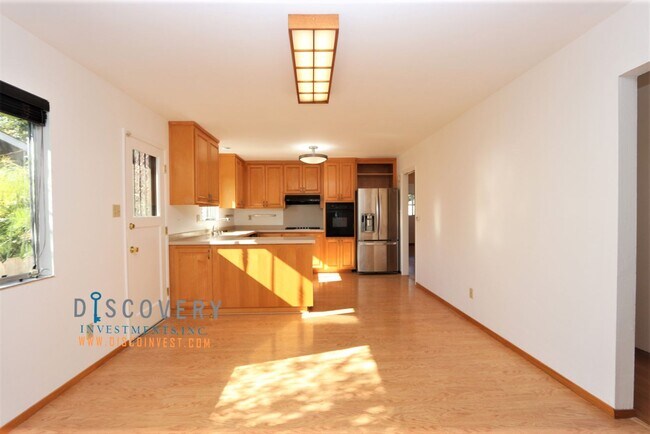 Foto del edificio - Upper Dimond Three Bedroom Home