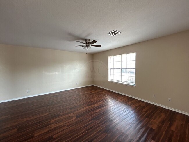 Building Photo - 908 McDaniel Cir