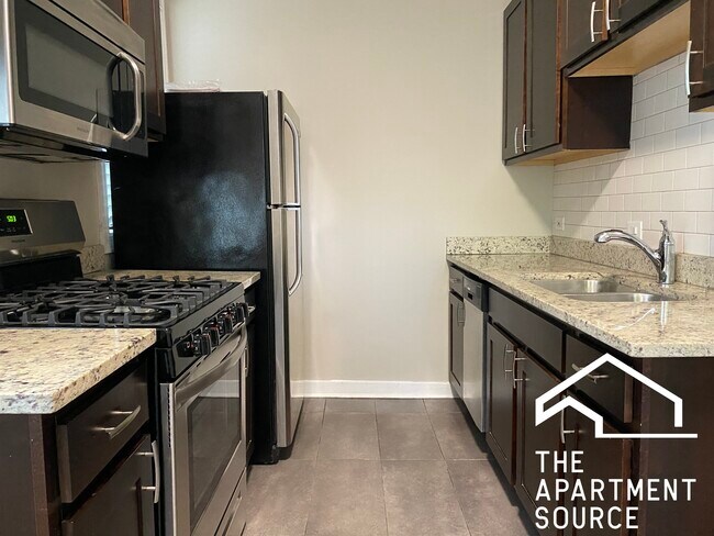 Foto del edificio - 3451 N Elaine Pl