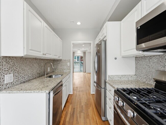 Foto del edificio - 2127 Newport Pl NW