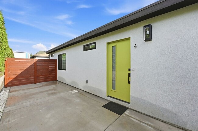 Building Photo - 2735 Broadway-4