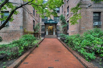 Building Photo - 140-35 Burden Crescent