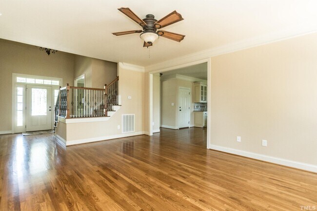 Building Photo - 145 Tallowwood Dr