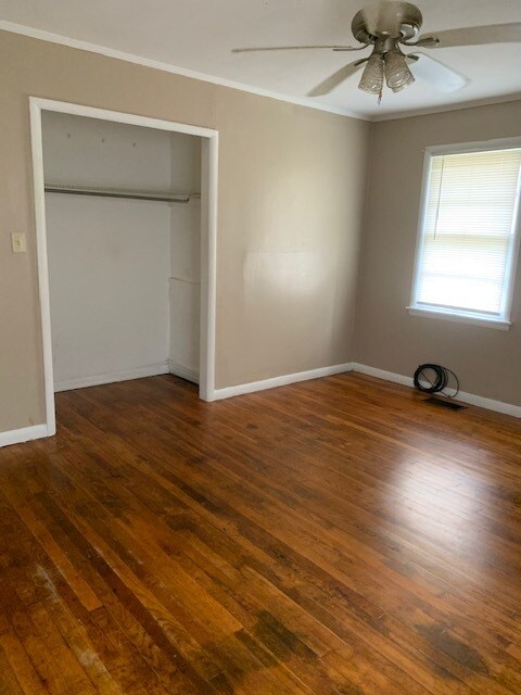 Master Bedroom - 2304 Rasberry St