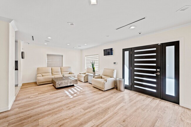 Foto del edificio - 2305 E Glenoaks Blvd